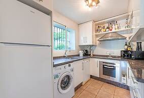 Lalq13 Stunning Frontline Golf 3 Bed Apt