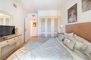 Lalq13 Stunning Frontline Golf 3 Bed Apt