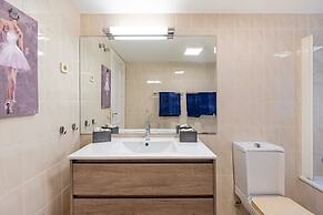 Lalq13 Stunning Frontline Golf 3 Bed Apt