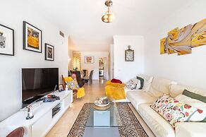 Lalq13 Stunning Frontline Golf 3 Bed Apt
