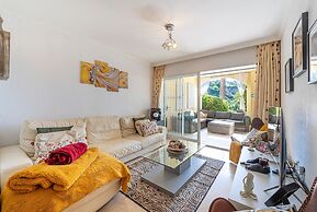 Lalq13 Stunning Frontline Golf 3 Bed Apt