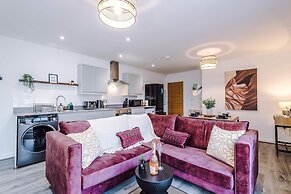 Centrally Located Flat off Formby High Street