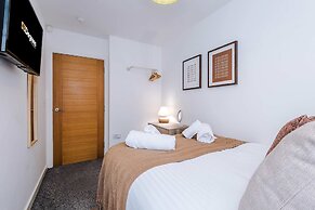 Centrally Located Flat off Formby High Street