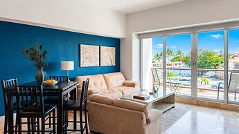 Deck12 2BR Premium Pool Access Parking