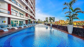 Deck12 2BR Premium Pool Access Parking