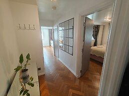 Apartment Sleeps 6 With Wifi