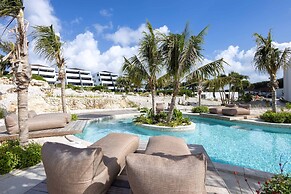 Valen 1 Oceanfront Penthouse at The Reef