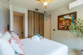 Valen 1 Oceanfront Penthouse at The Reef