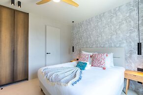 Valen 1 Oceanfront Penthouse at The Reef