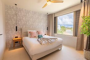 Valen 1 Oceanfront Penthouse at The Reef