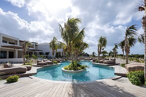 Valen 1 Oceanfront Penthouse at The Reef