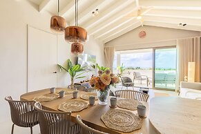 Valen 1 Oceanfront Penthouse at The Reef