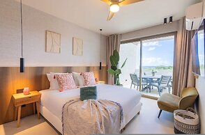 Valen 1 Oceanfront Penthouse at The Reef