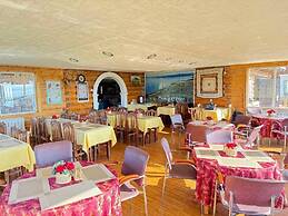 Blue Pearl Tourist Camp