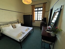 Elafos Hotel