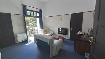 Elafos Hotel