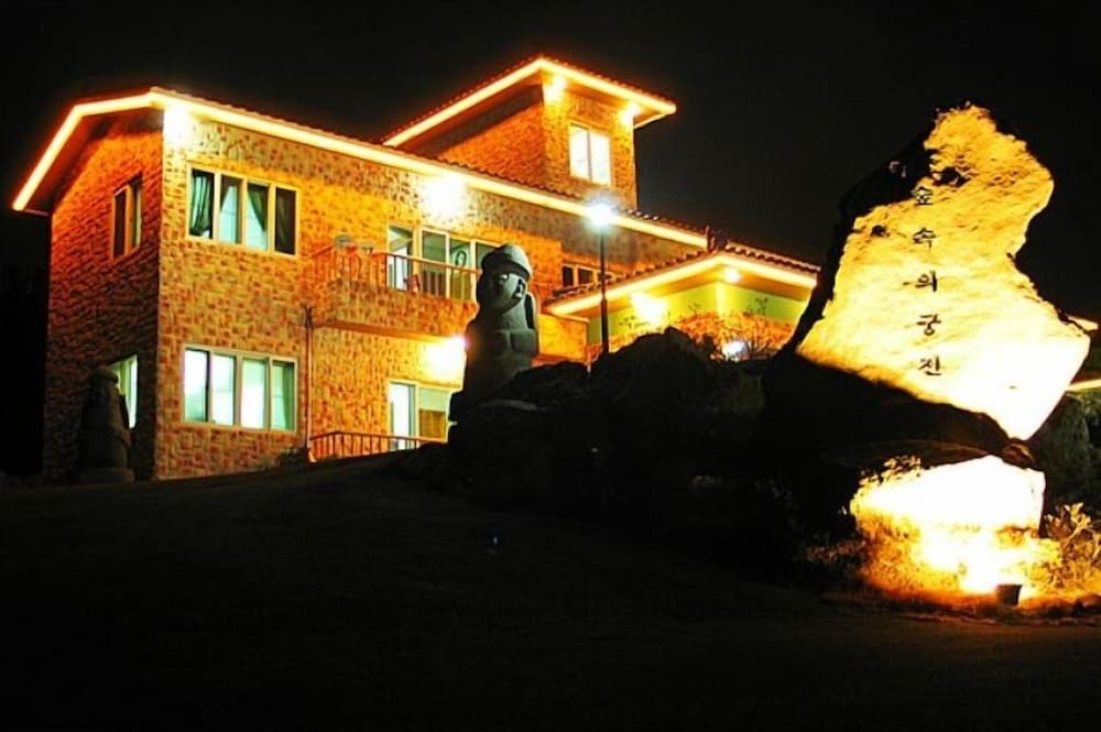 Palace in the Forest Pension