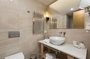 Crowne Plaza Budva by IHG