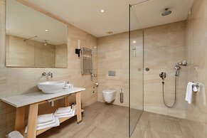 Crowne Plaza Budva by IHG