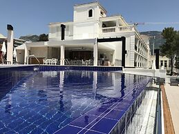 Crowne Plaza Budva by IHG