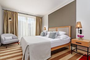 Crowne Plaza Budva by IHG