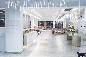 Americana Hotel