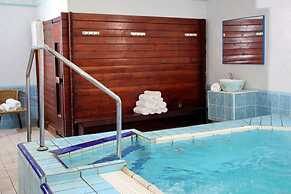 Americana Hotel