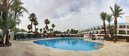 Americana Hotel