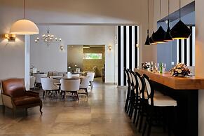 Americana Hotel