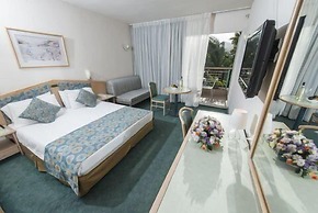 Americana Hotel