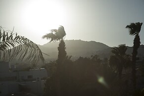 Americana Hotel