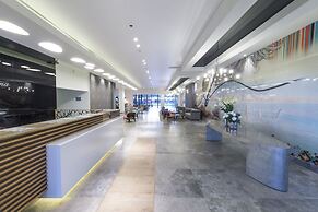 Americana Hotel