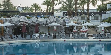 Americana Hotel