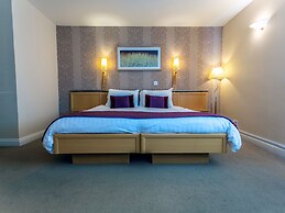 The Holly Hill Inn