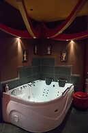 Mariaggi's Theme Suite Hotel & Spa