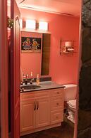 Mariaggi's Theme Suite Hotel & Spa