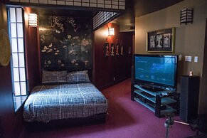 Mariaggi's Theme Suite Hotel & Spa
