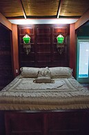 Mariaggi's Theme Suite Hotel & Spa
