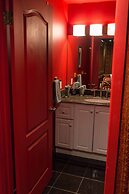 Mariaggi's Theme Suite Hotel & Spa