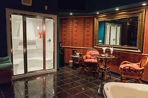 Mariaggi's Theme Suite Hotel & Spa