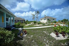 Rollezz Villas Beach Resort