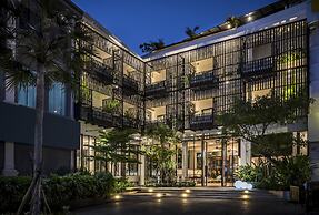 The Aviary Hotel