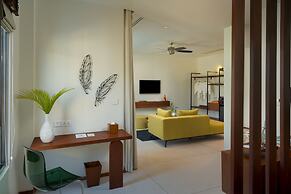 The Aviary Hotel