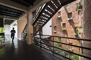 The Aviary Hotel