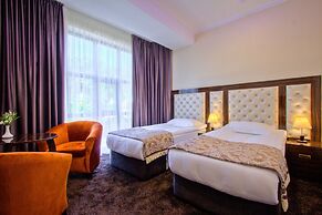 Discovery Hotel
