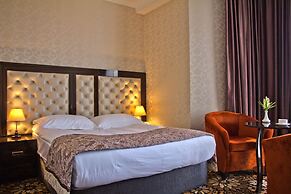 Discovery Hotel