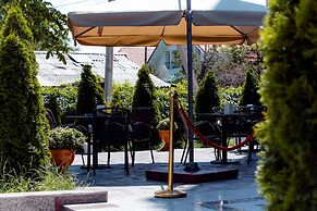 Discovery Hotel