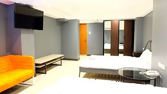 Cloud Nine Lodge