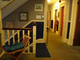 River Hotel