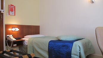 River Hotel
